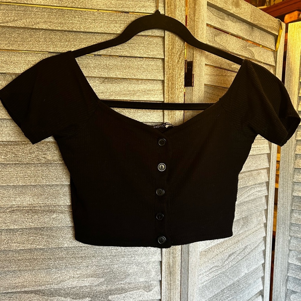 FASHION NOVA Black Cropped Short Sleeve Top Blouse Woman X-Small Juniors Petite